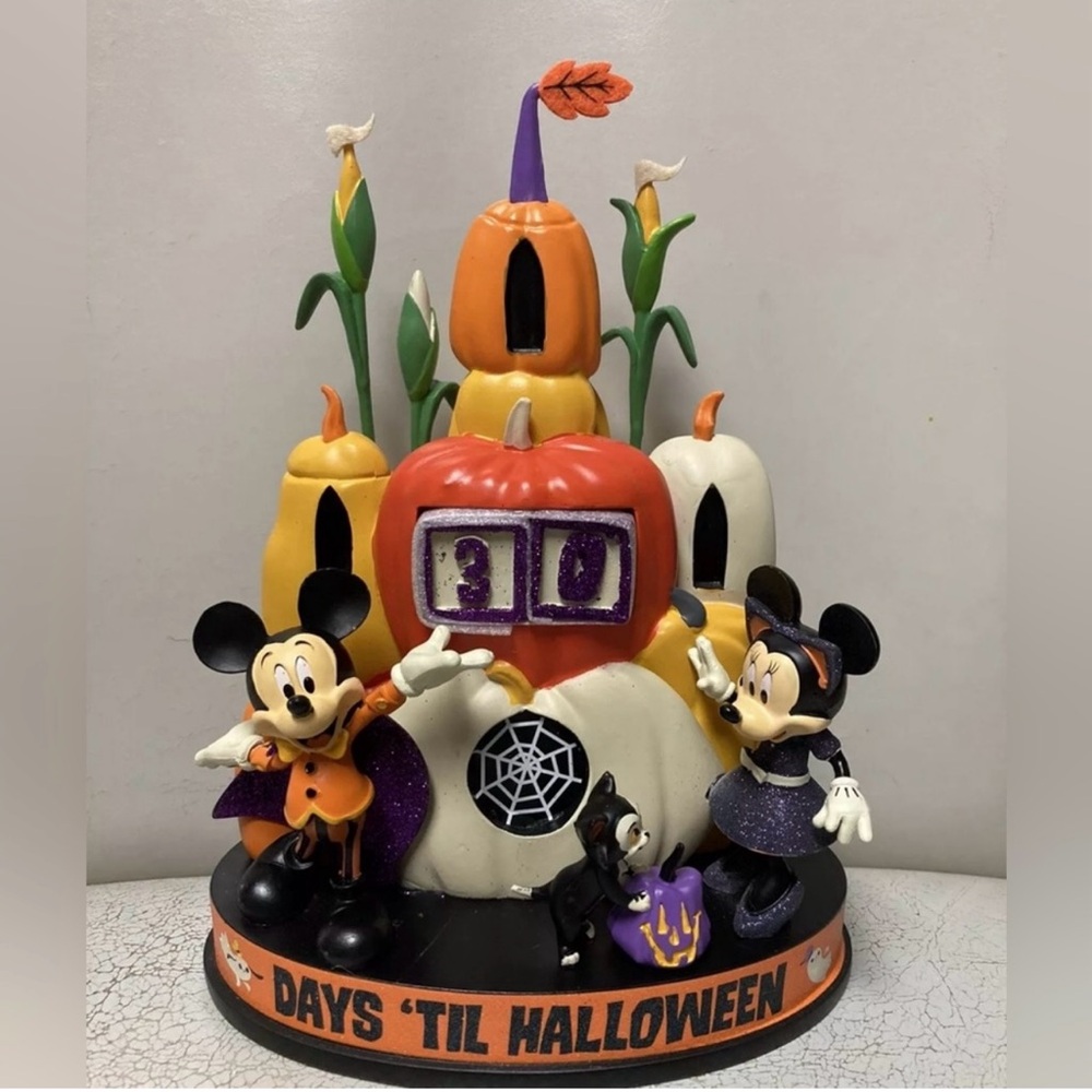 Disney Halloween Countdown Calendar nwt
